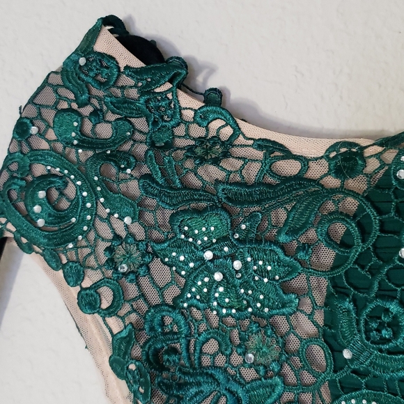 Womens Cap Sleeve Lace Neckline Ruched Bust Evening Gown Size 6 - Picture 7 of 11